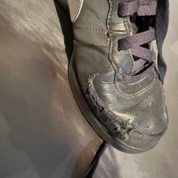 Extra high Nike tennis shoes - Picture 3 of 5